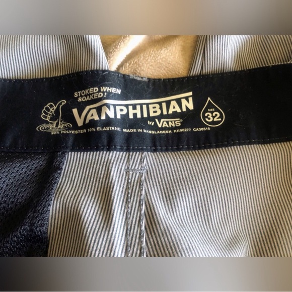 Vans Men's Charcoal Flat Front Shorts - Picture 4 of 6